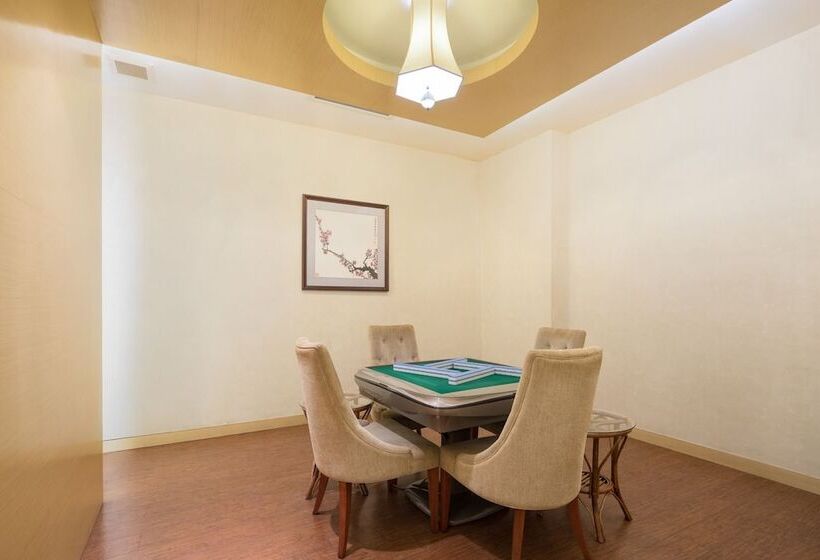 Отель Qinghe Jin Jiang International