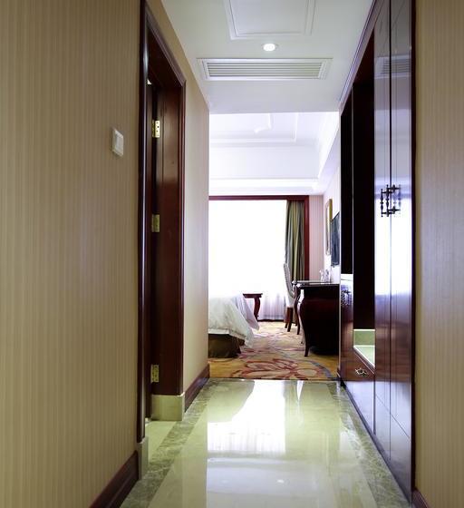 Vienna Hotel Beihai Beibu Bay Square