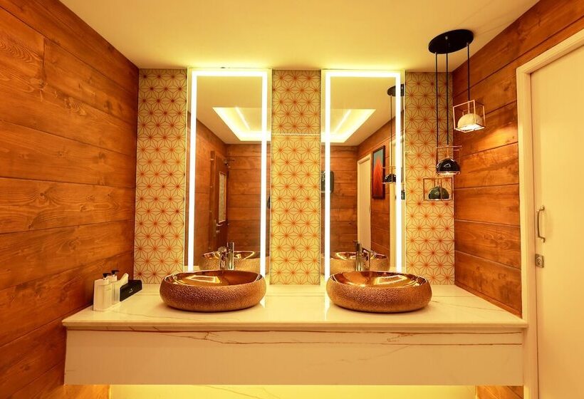 호텔 Wooden Ecr Sea Resort