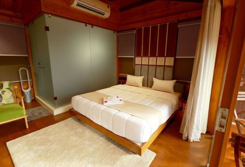 호텔 Wooden Ecr Sea Resort