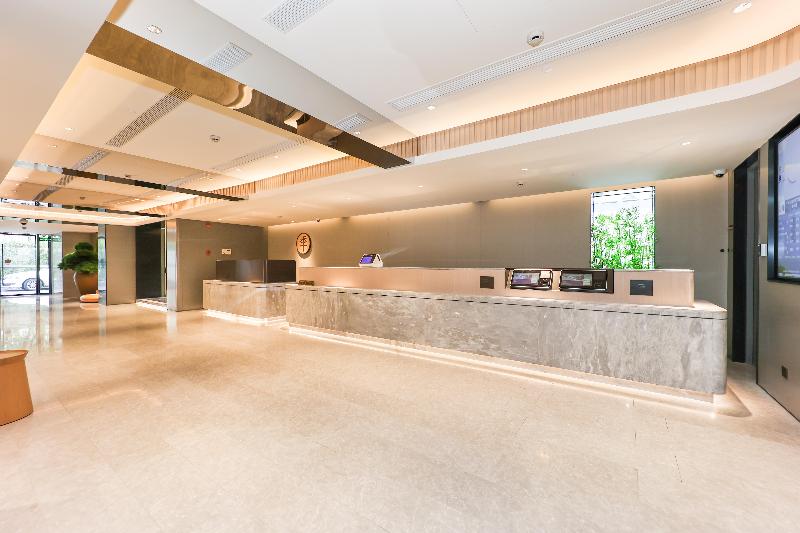 Ji Hotel Shanghai Xujiahui Caobao Road Metro Station