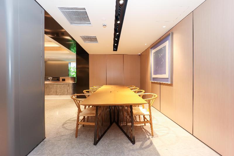 Ji Hotel Shanghai Xujiahui Caobao Road Metro Station