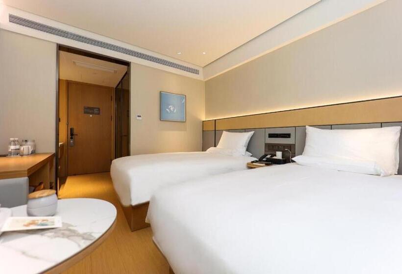 Ji Hotel Shanghai Xujiahui Caobao Road Metro Station