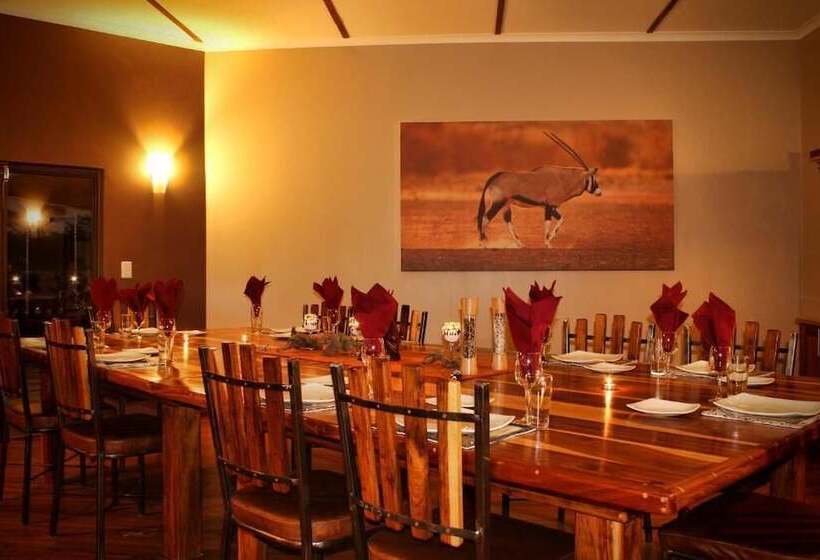 酒店 Africa Awaits Lodge & Safaris