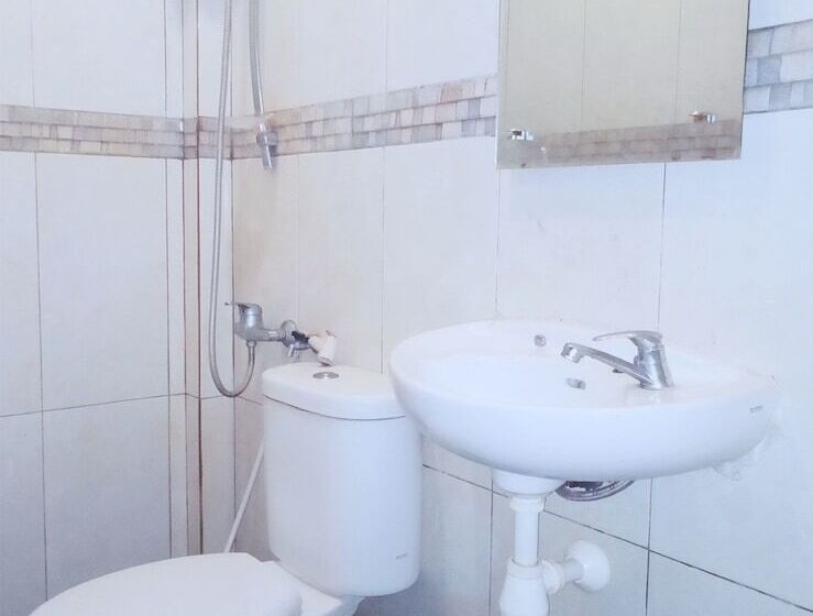 Отель Putri Gading 2 By Oyo Rooms