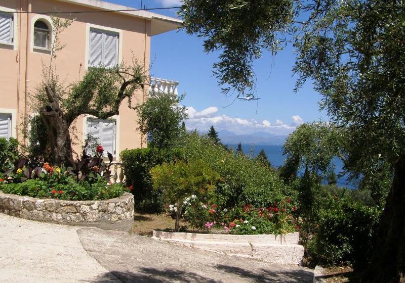 Apostolos & Eleni Family Apartments