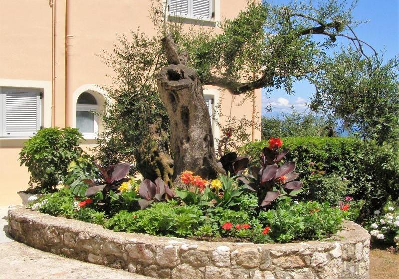 Apostolos & Eleni Family Apartments