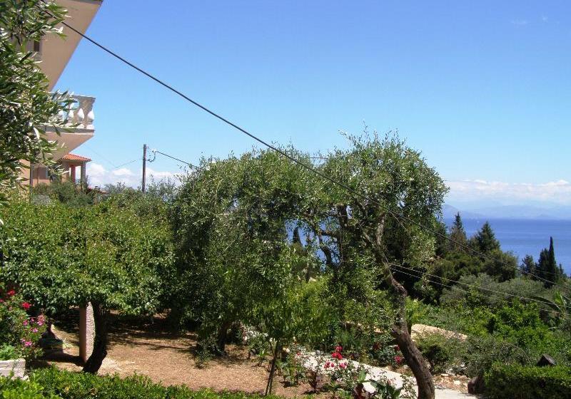 Apostolos & Eleni Family Apartments