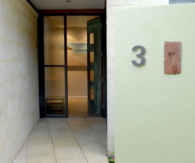 By The Beach B&b Self Contained Apartments