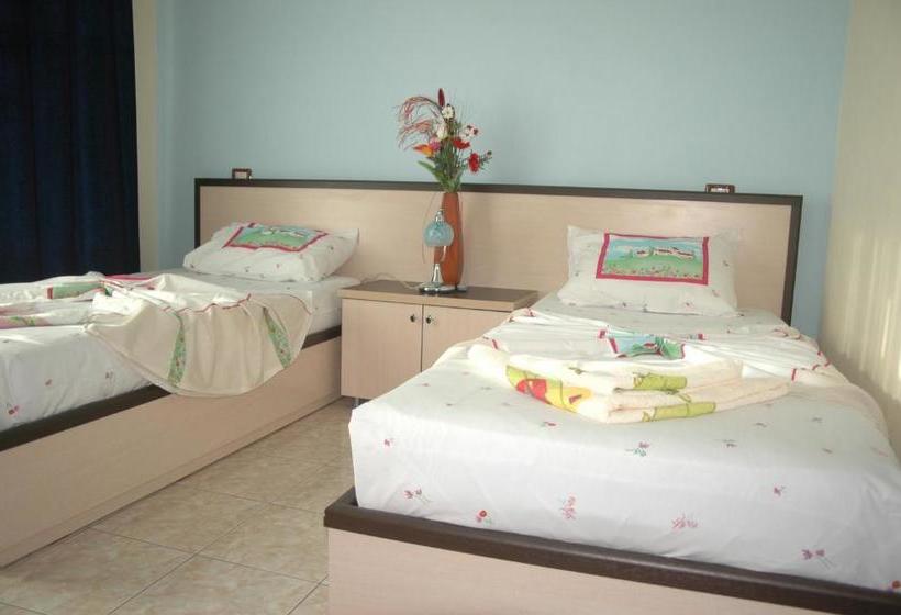 בית מלון כפרי Aleksandrus Jardin