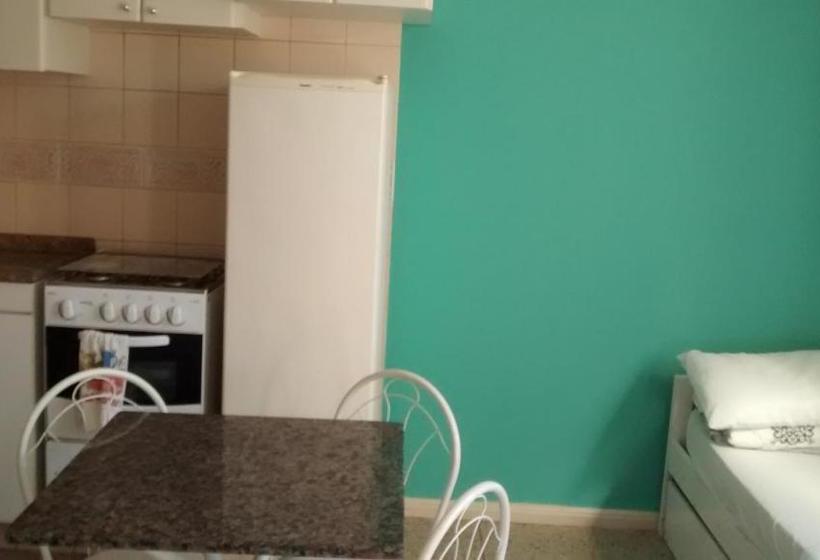 בית מלון כפרי Apart  Manhattan