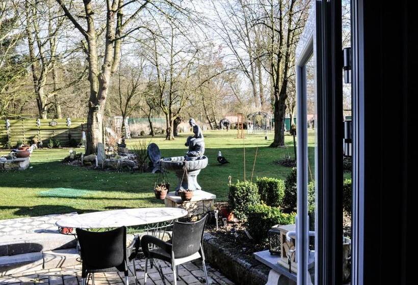 فندق B&b De Dubbelmolen