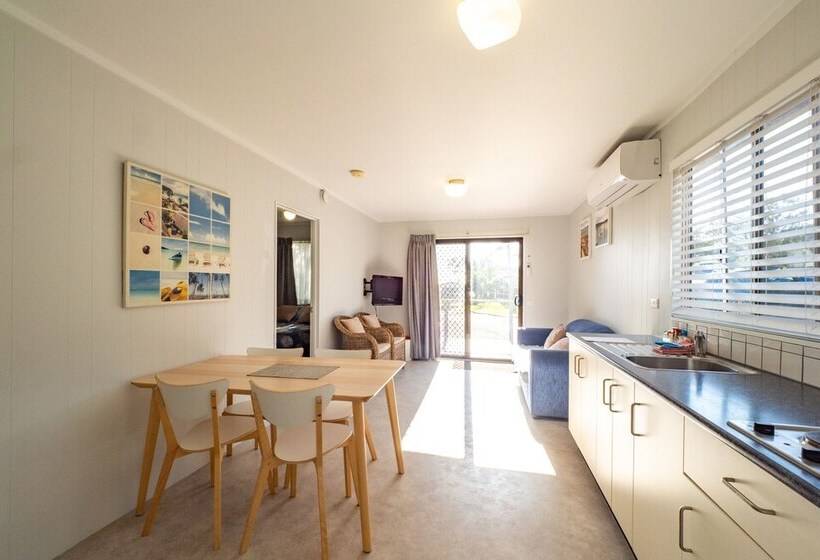 בית מלון כפרי Beach Cabins Merimbula