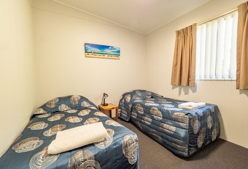 בית מלון כפרי Beach Cabins Merimbula