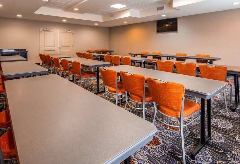 Отель Best Western Premier University Inn