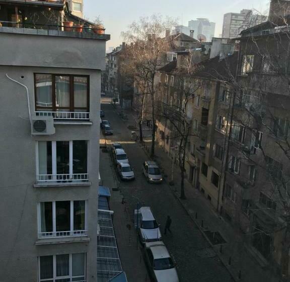 בית מלון כפרי City Hostel Sofia