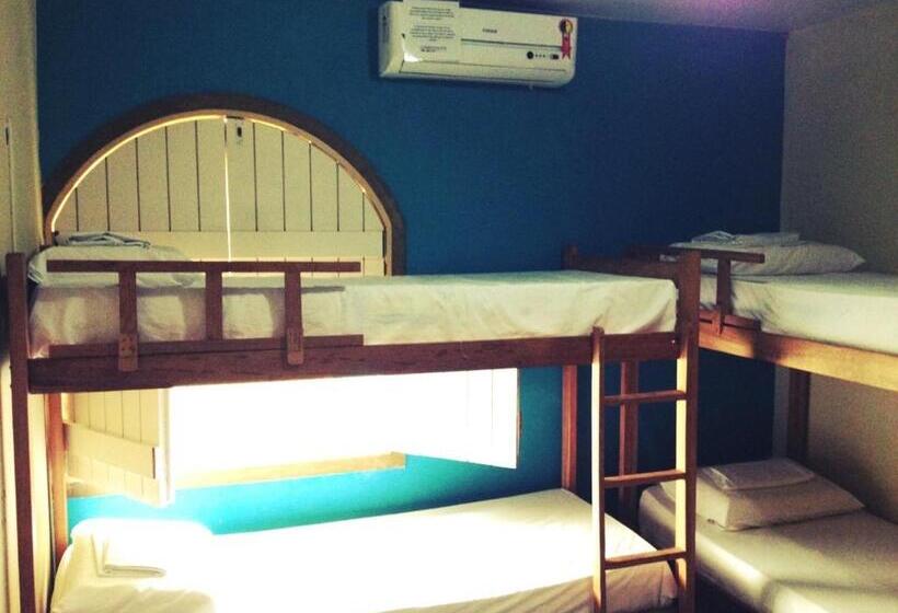 ホテル Cosmopolitan Hostel