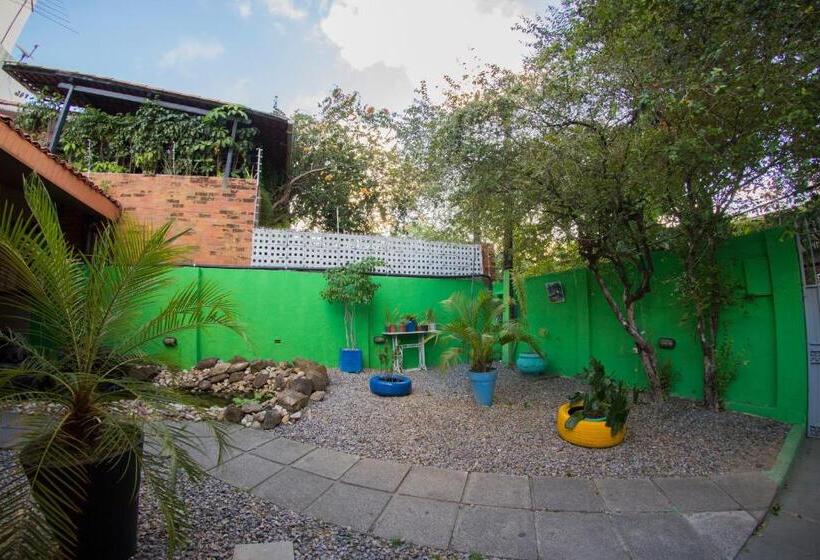 ホテル Cosmopolitan Hostel