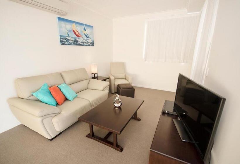 هتل Curtis Central Apartments Official