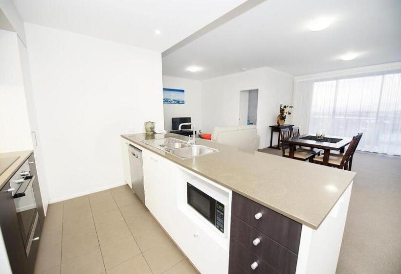 هتل Curtis Central Apartments Official