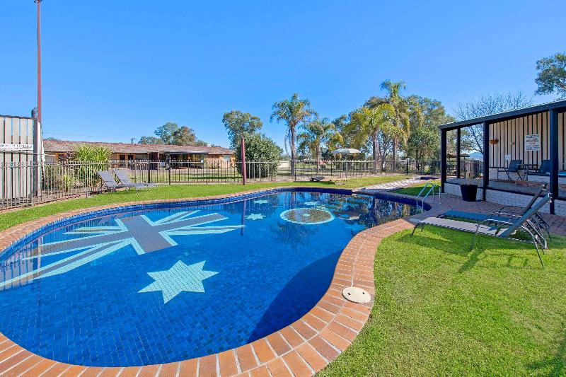 هتل Econo Lodge Savannah Park Tamworth