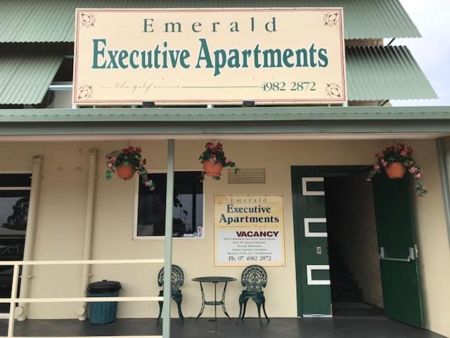 هتل Emerald Executive Apartments