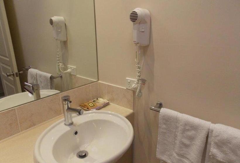 هتل Emerald Executive Apartments