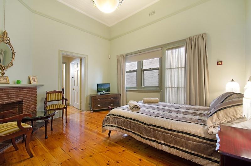 هتل Gatehouse On Ryrie