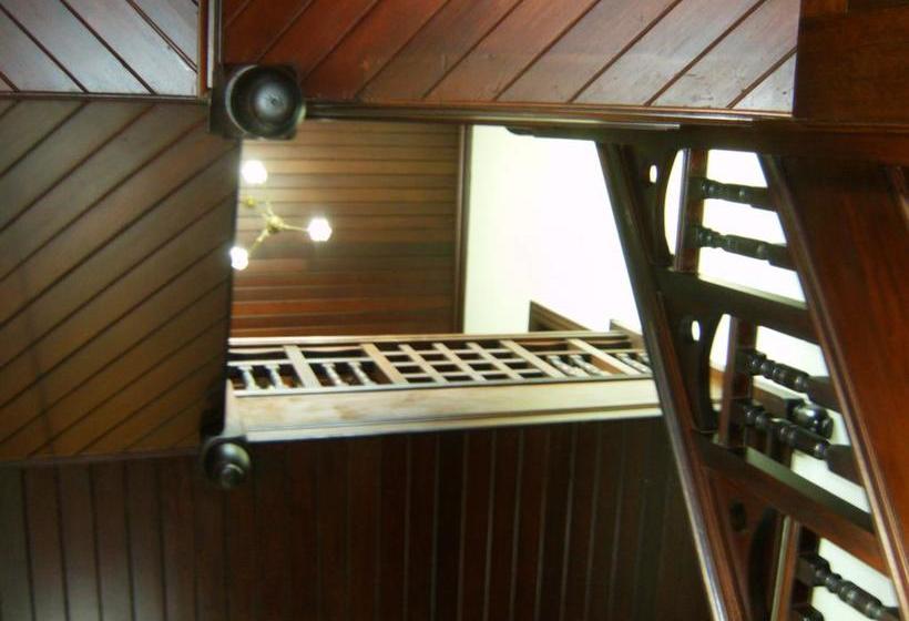 هتل Gatehouse On Ryrie