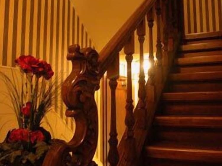 Отель Guest House Huyze Die Maene