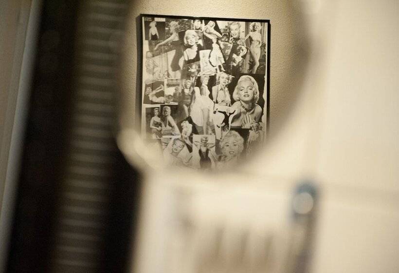 Отель Guesthouse Vakantie Logies Hollywood