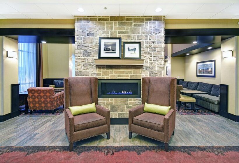 هتل Hampton Inn & Suites Milwaukee/franklin