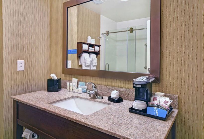 هتل Hampton Inn & Suites Milwaukee/franklin