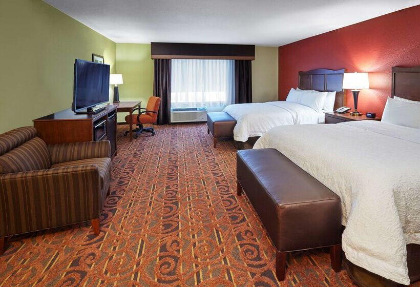 هتل Hampton Inn & Suites Milwaukee/franklin