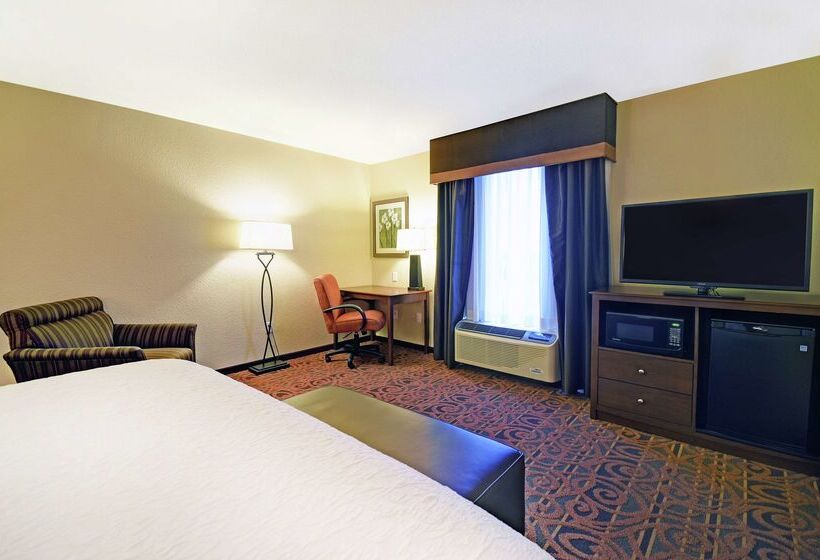 هتل Hampton Inn & Suites Milwaukee/franklin
