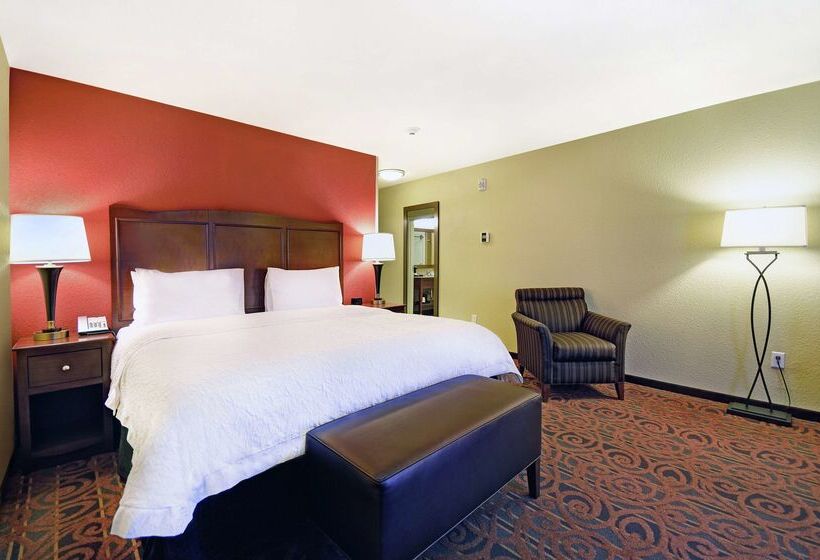 هتل Hampton Inn & Suites Milwaukee/franklin