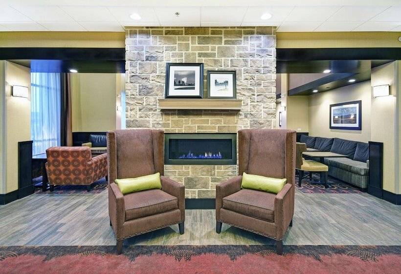 هتل Hampton Inn & Suites Milwaukee/franklin