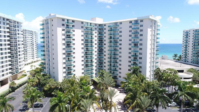 酒店 Hollywood Condos