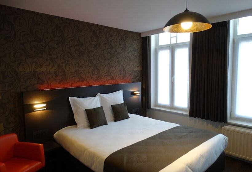 Отель Kristoffel   Ontbijt Inbegrepen