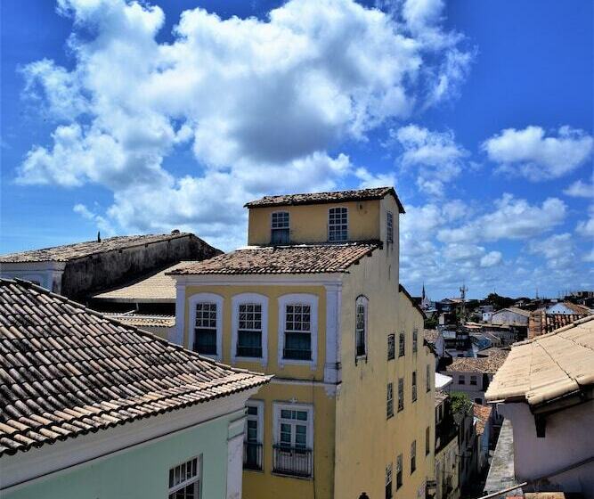 هتل Laranjeiras Hostel