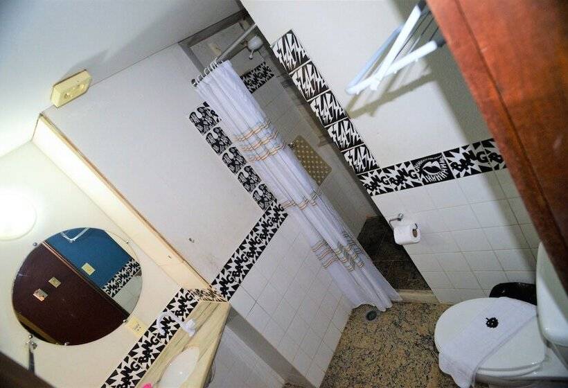 هتل Laranjeiras Hostel