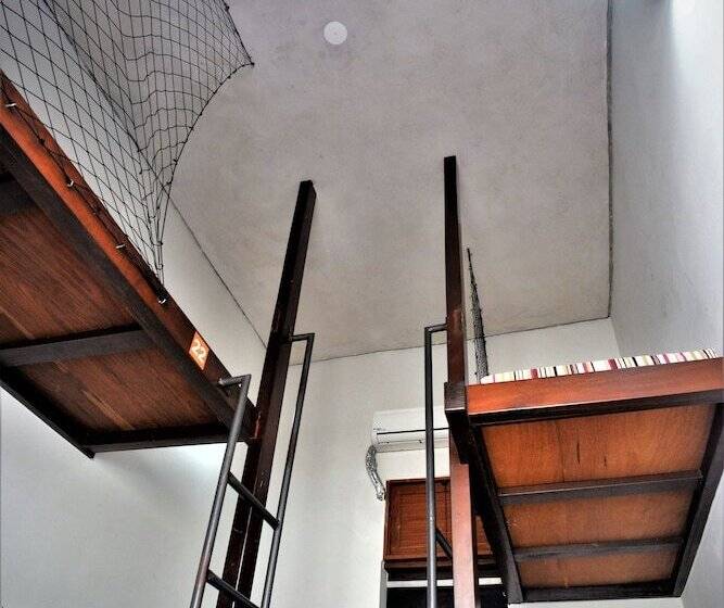 هتل Laranjeiras Hostel