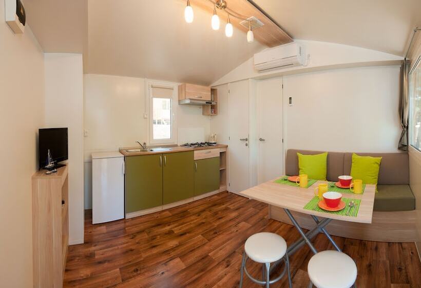 호텔 Mobile Homes Baško Polje Campground