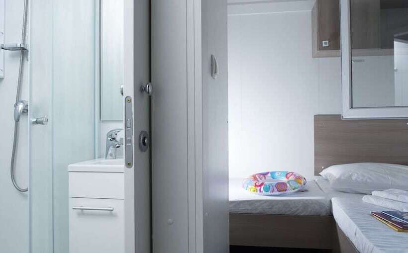 호텔 Mobile Homes Baško Polje Campground