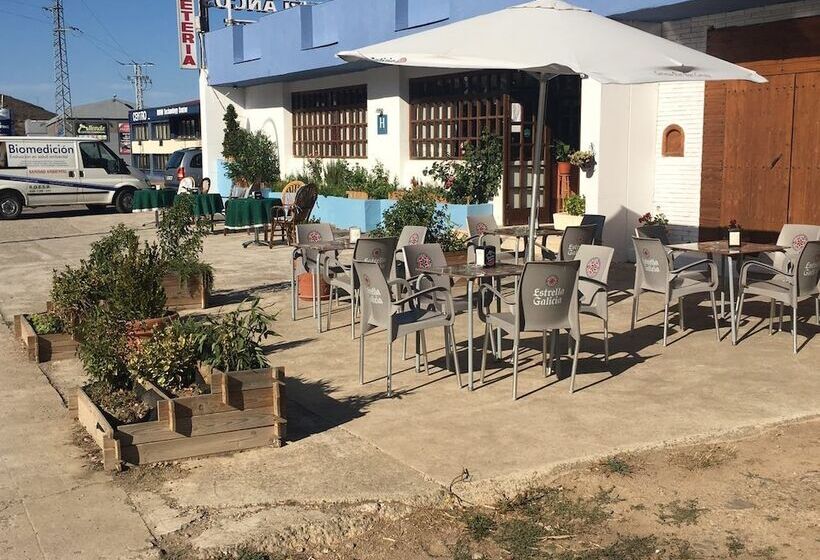 Отель Montes Blancos