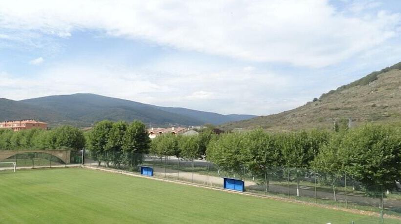 Отель Montes Blancos