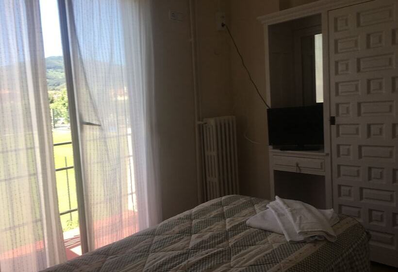 Отель Montes Blancos