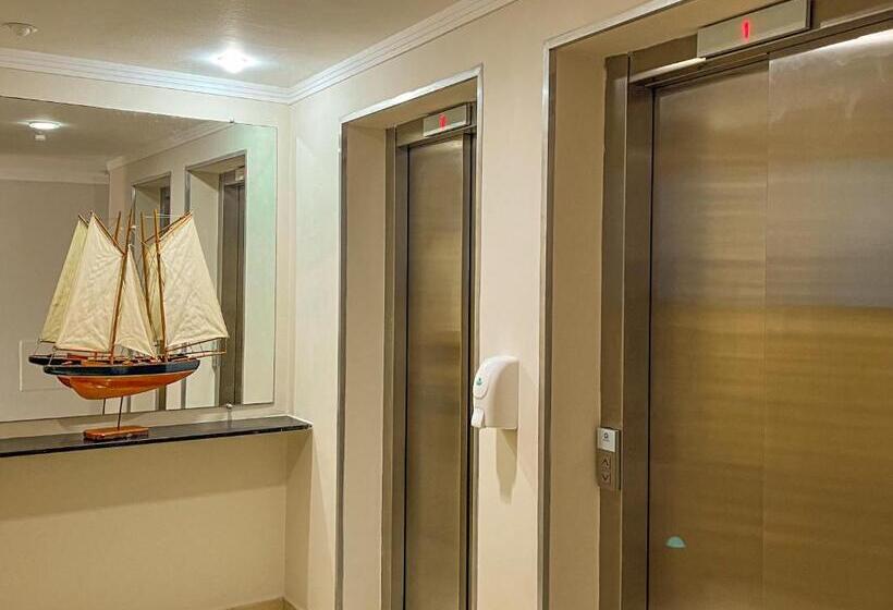 Отель Nacional Inn Guarujá