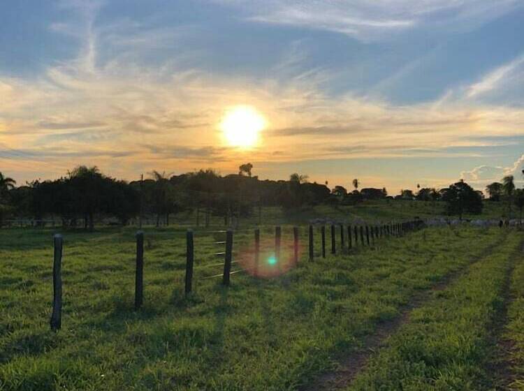 Отель Pantanal Ranch Meia Lua