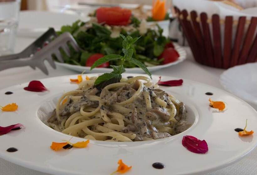 בית מלון כפרי Paradise Lukova